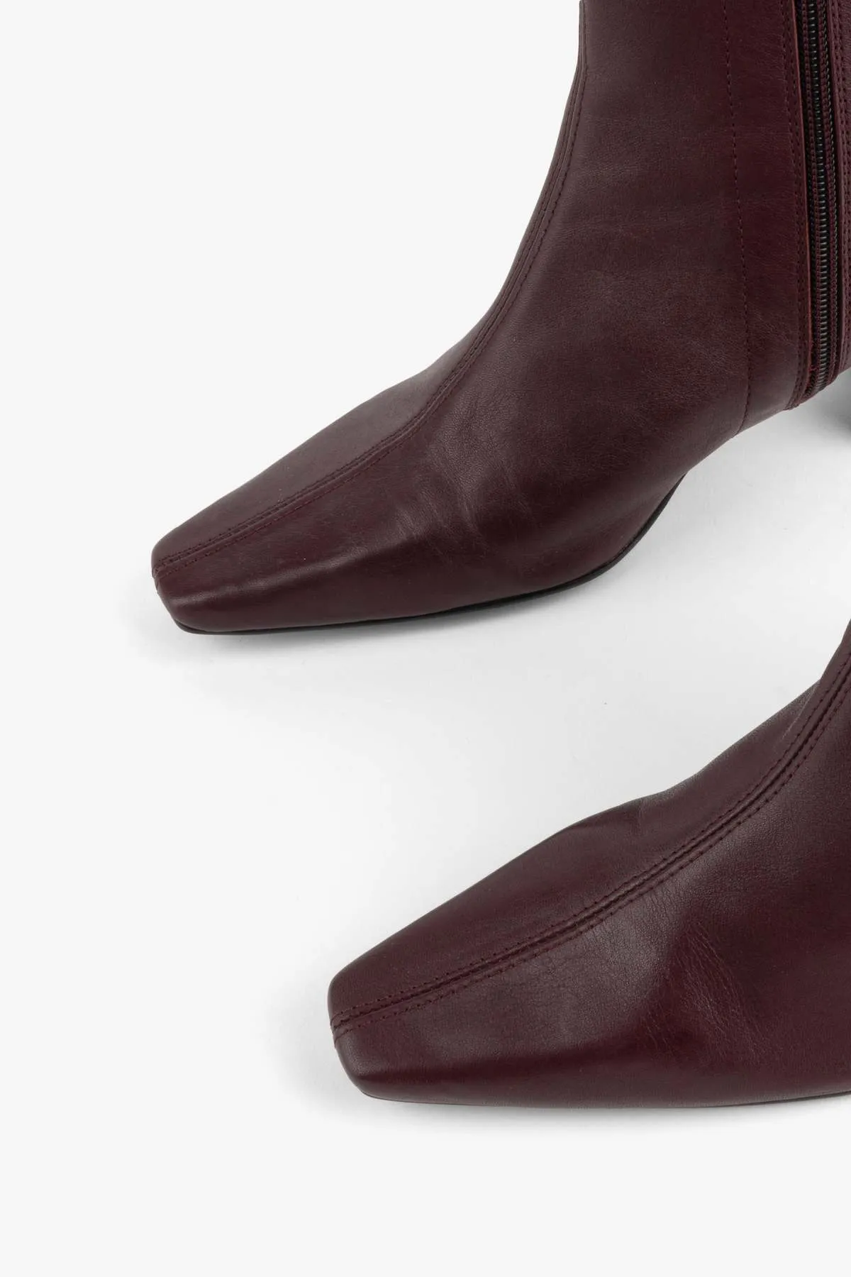 CARLTON HEELED MID BOOT - MAROON/BLACK