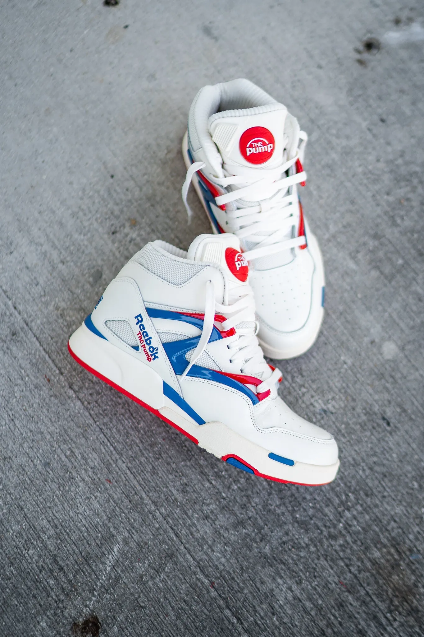 Reebok Pump Omni Zone II (Chalk/Vector Blue/Vector Red)